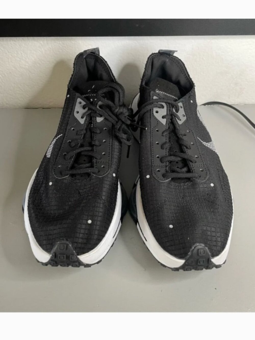Nike - Picture 2 of 7